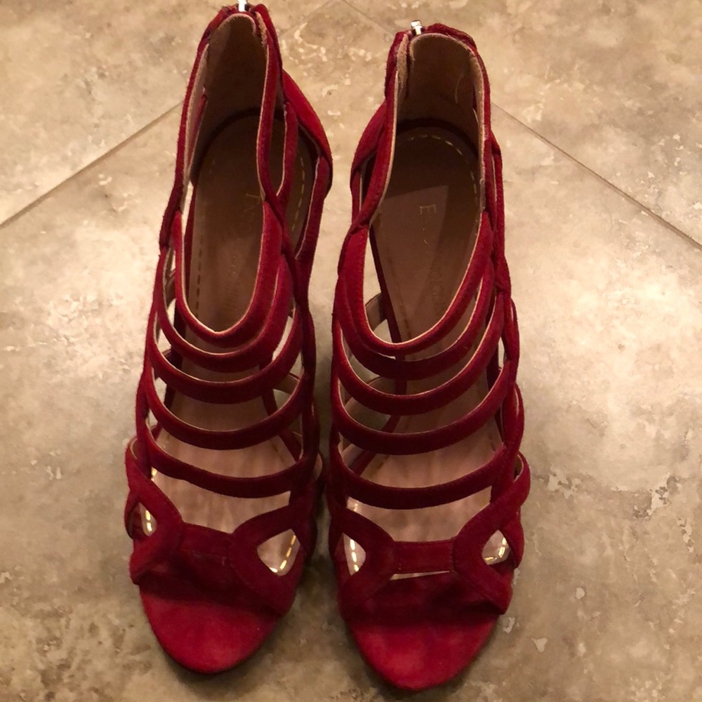 Red Suede Shoes 👠 - Picture 2 of 4